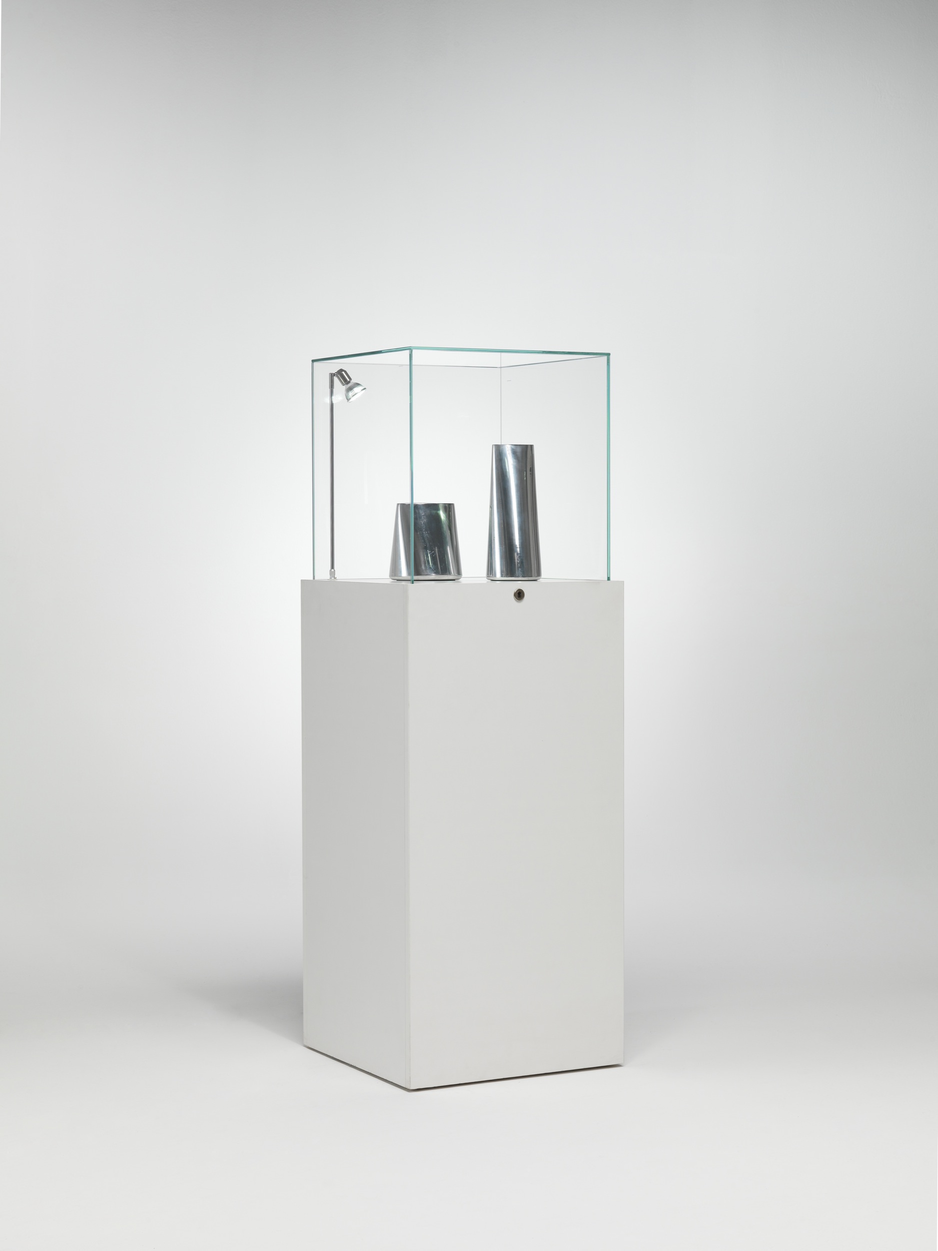 TA50 – B Glass Box Museum Showcase